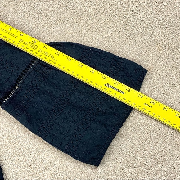 Gap Black Bell Sleeve Eyelet Embroidered Top - Picture 7 of 10